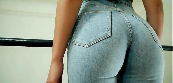  Most AMAZING ASS Teen in Tight Jeans and Thong. OMG!